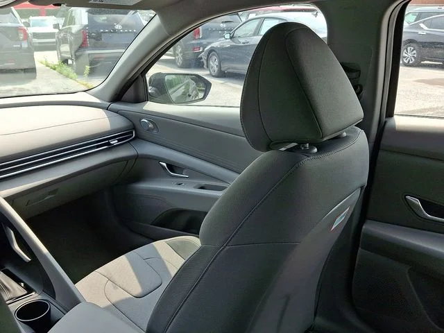 New 2026 Black Hyundai SE image 11