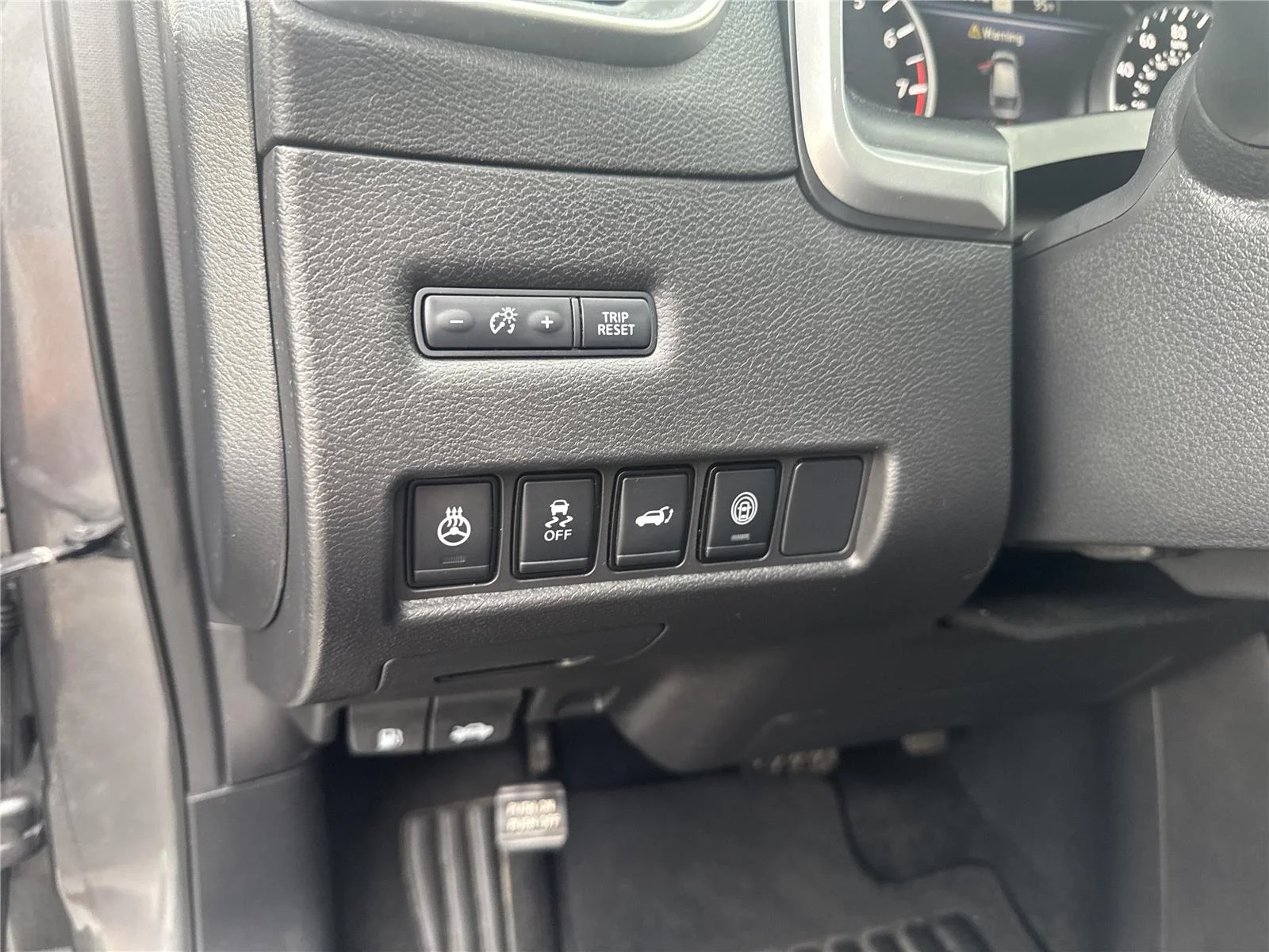 Used 2023 Gun Metallic Nissan SL image 20