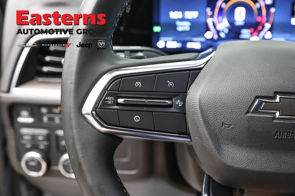 Used 2025 Gray Chevrolet Z71 image 16