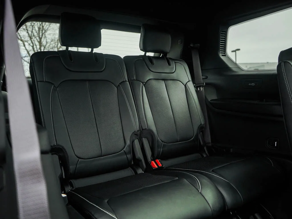New 2026 Diamond Black Crystal Pearlcoat Jeep Limited Reserve image 14