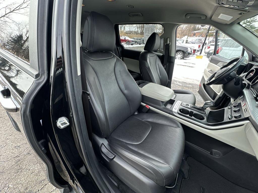 2024 KIA CARNIVAL - Image 19