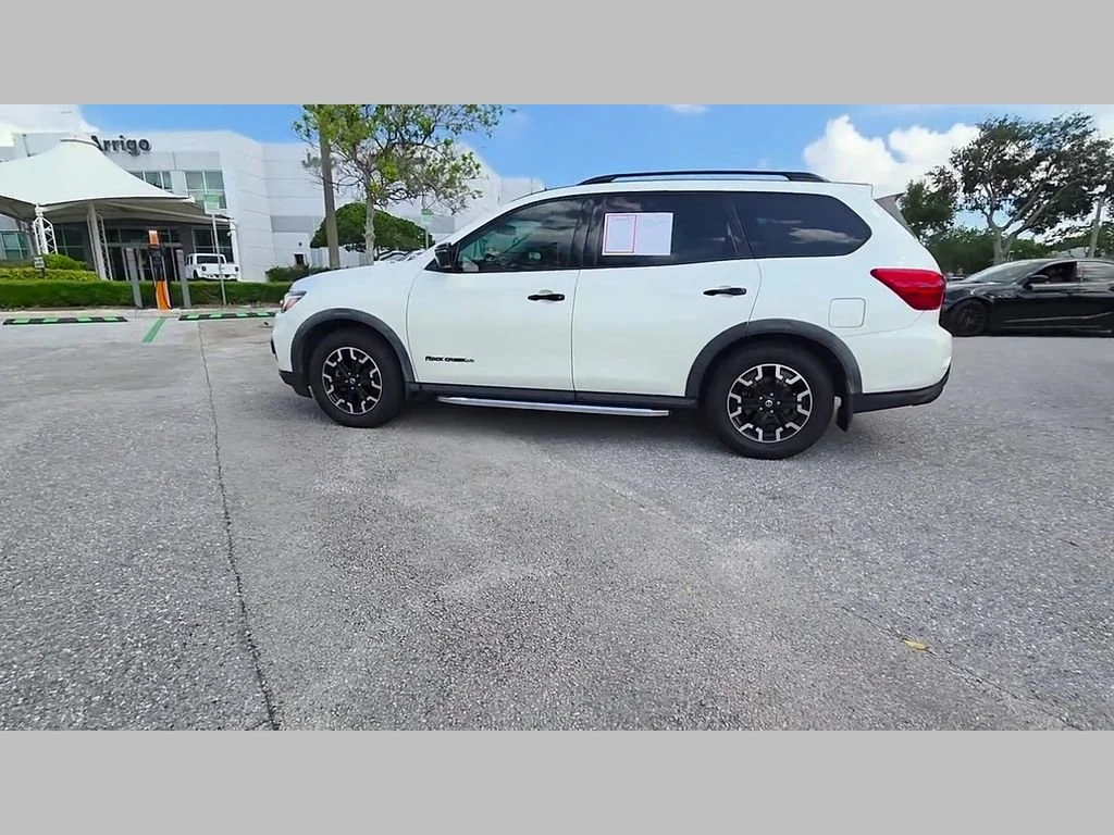 Used 2020 Pearl White Tricoat Nissan SL image 46