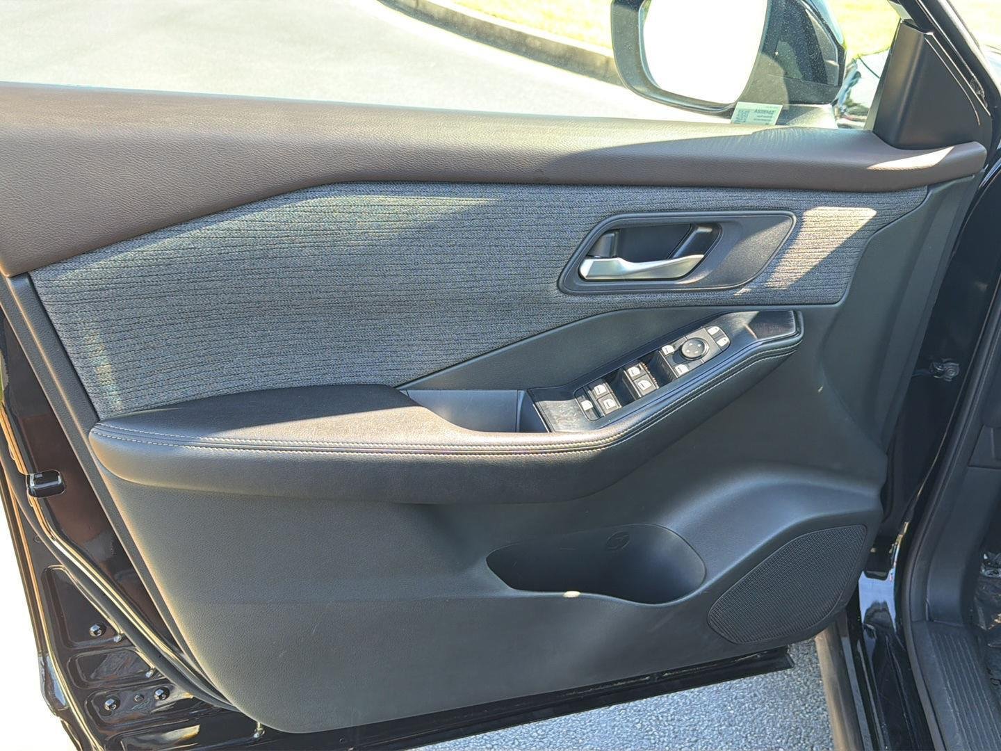 Used 2023 Super Black Nissan SV image 16