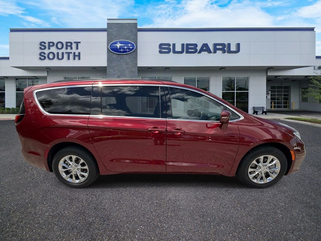 Used 2022 Red Chrysler Touring L image 2