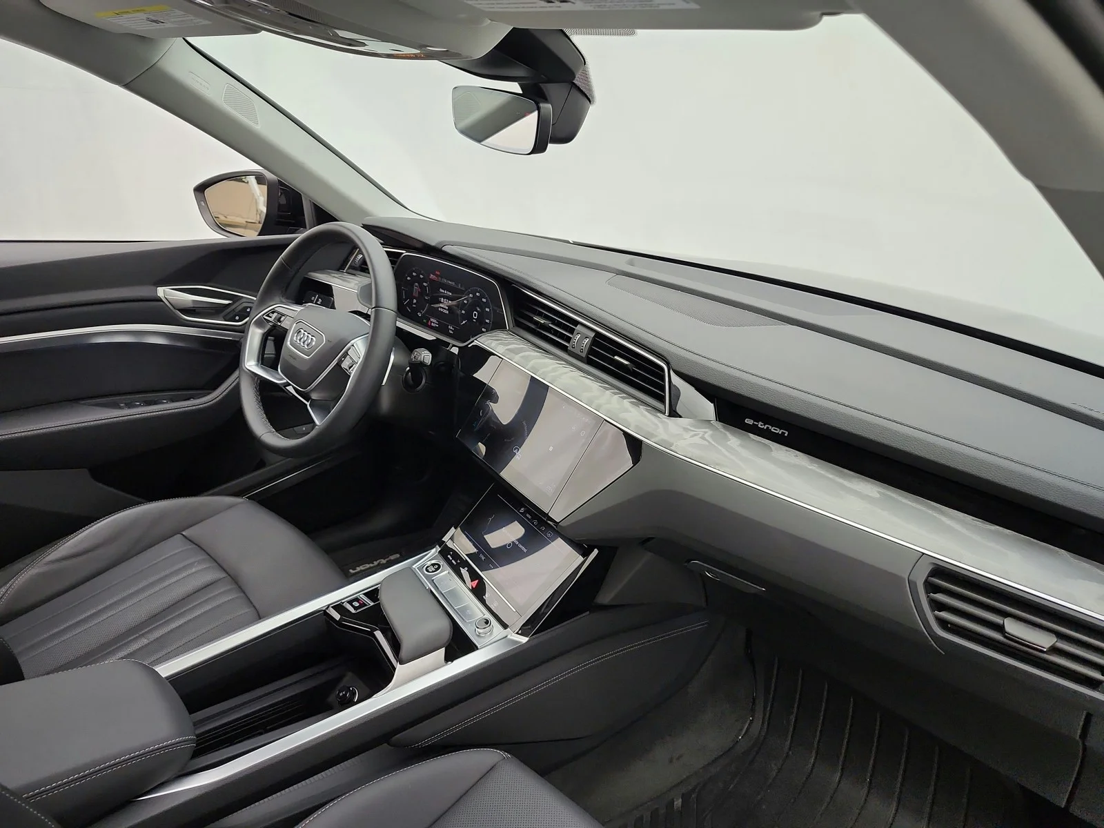 Used 2024 Mythos Black Metallic Audi Premium Plus quattro image 19