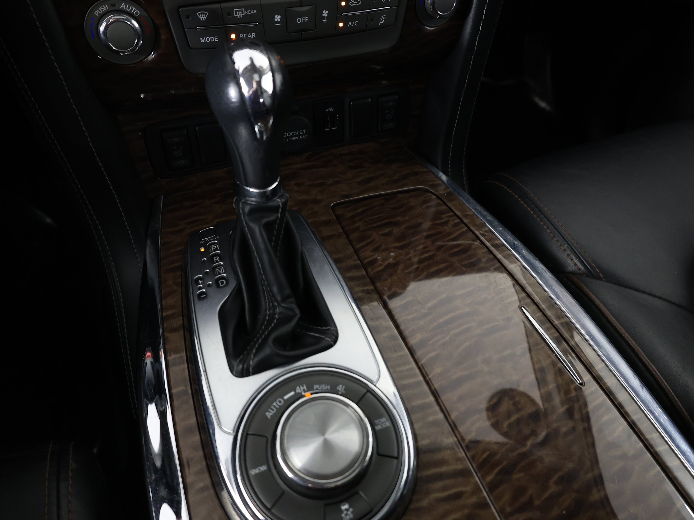 Used 2020 Gun Metallic Nissan SL image 18