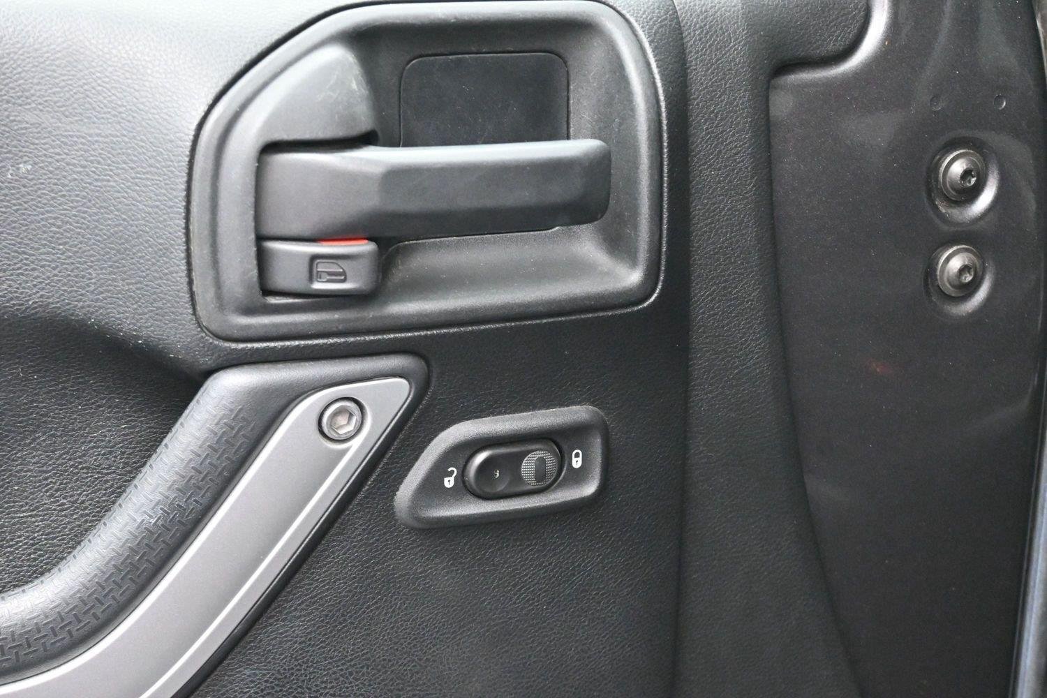 Used 2016 Granite Crystal Metallic Jeep Rubicon image 10