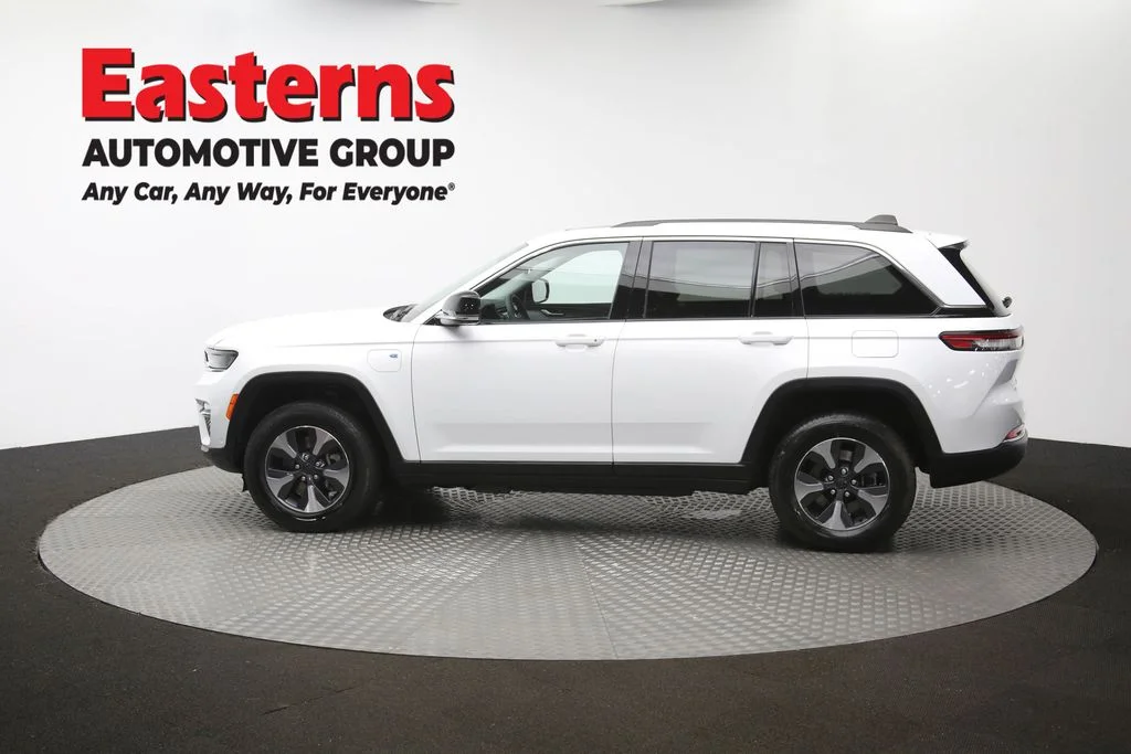 Used 2022 White Jeep 4xe image 65