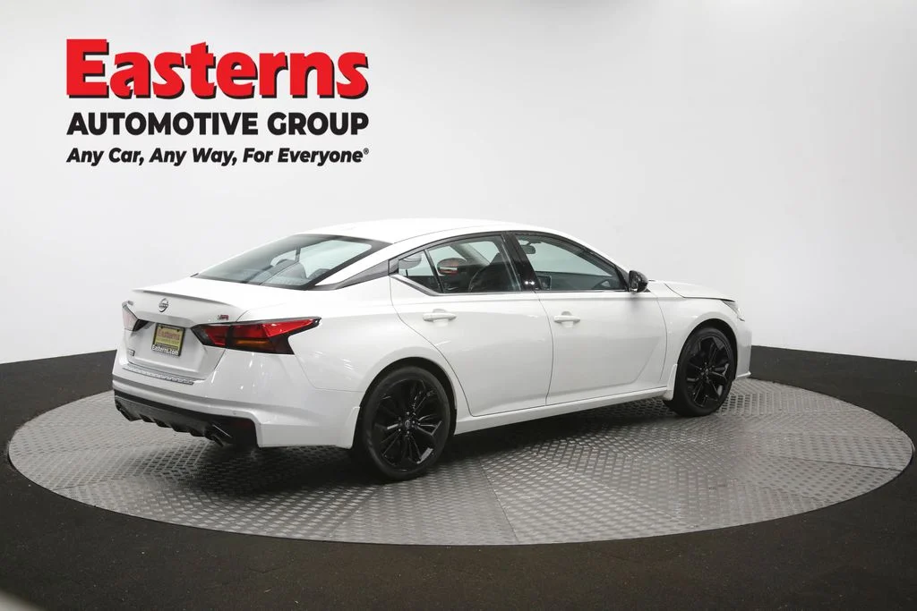 Used 2023 White Nissan 2.5 SR image 41