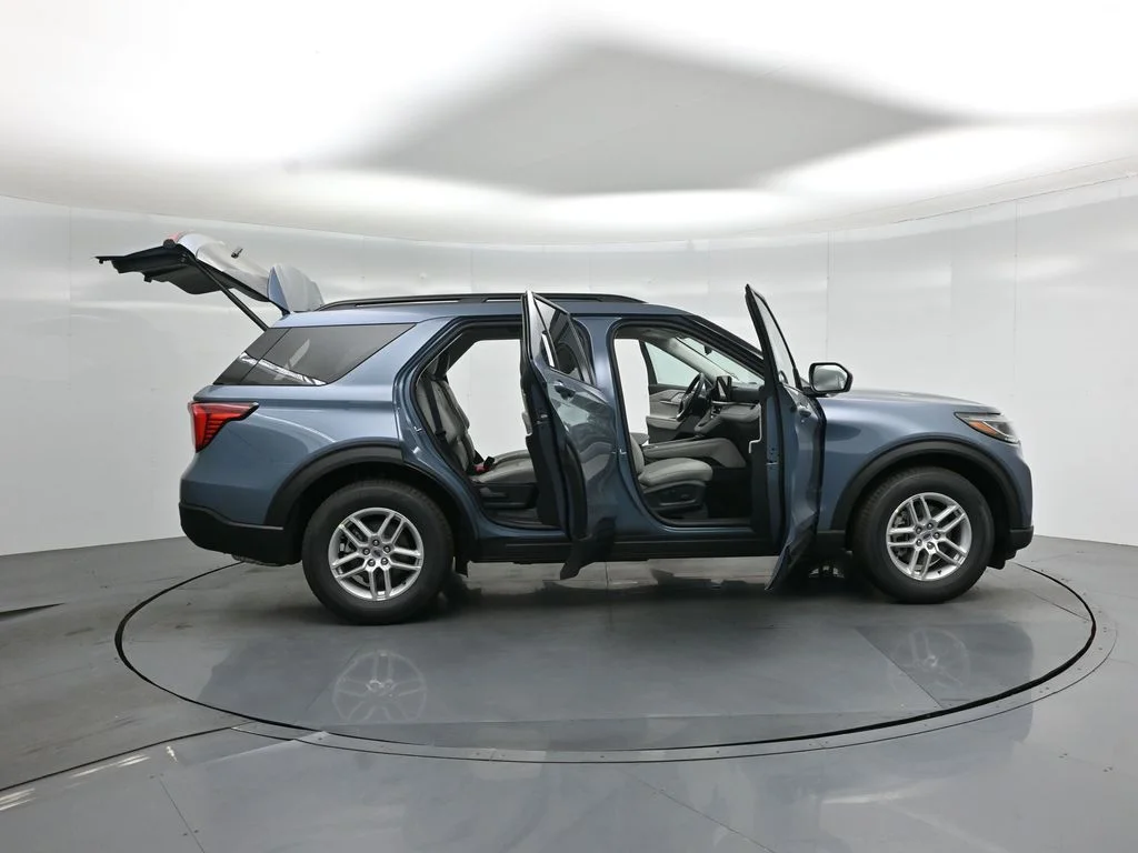New 2026 Vapor Blue Metallic Ford Active image 4