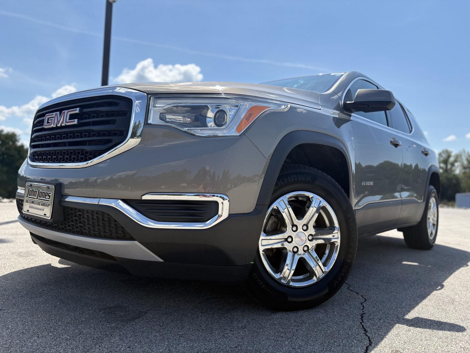 Used 2019 Pepperdust Metallic GMC SLE image 17