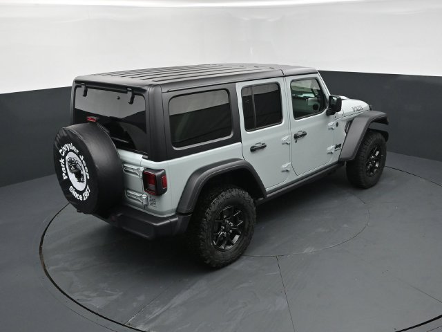 New 2027 Earl Clear-Coat Exterior Paint Jeep Willys image 18