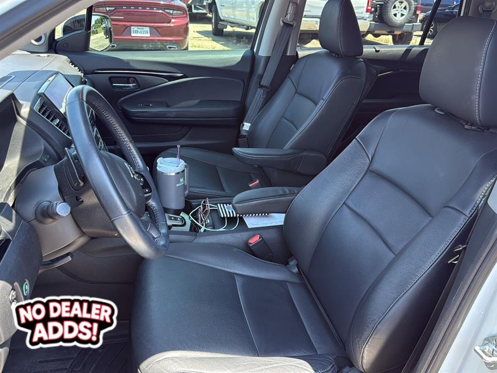 Used 2021 Platinum White Pearl Honda Touring w/Rear Captain