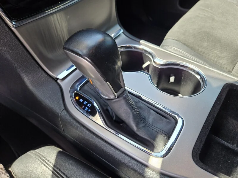 Used 2020 Diamond Black Crystal Pearlcoat Jeep Altitude image 22
