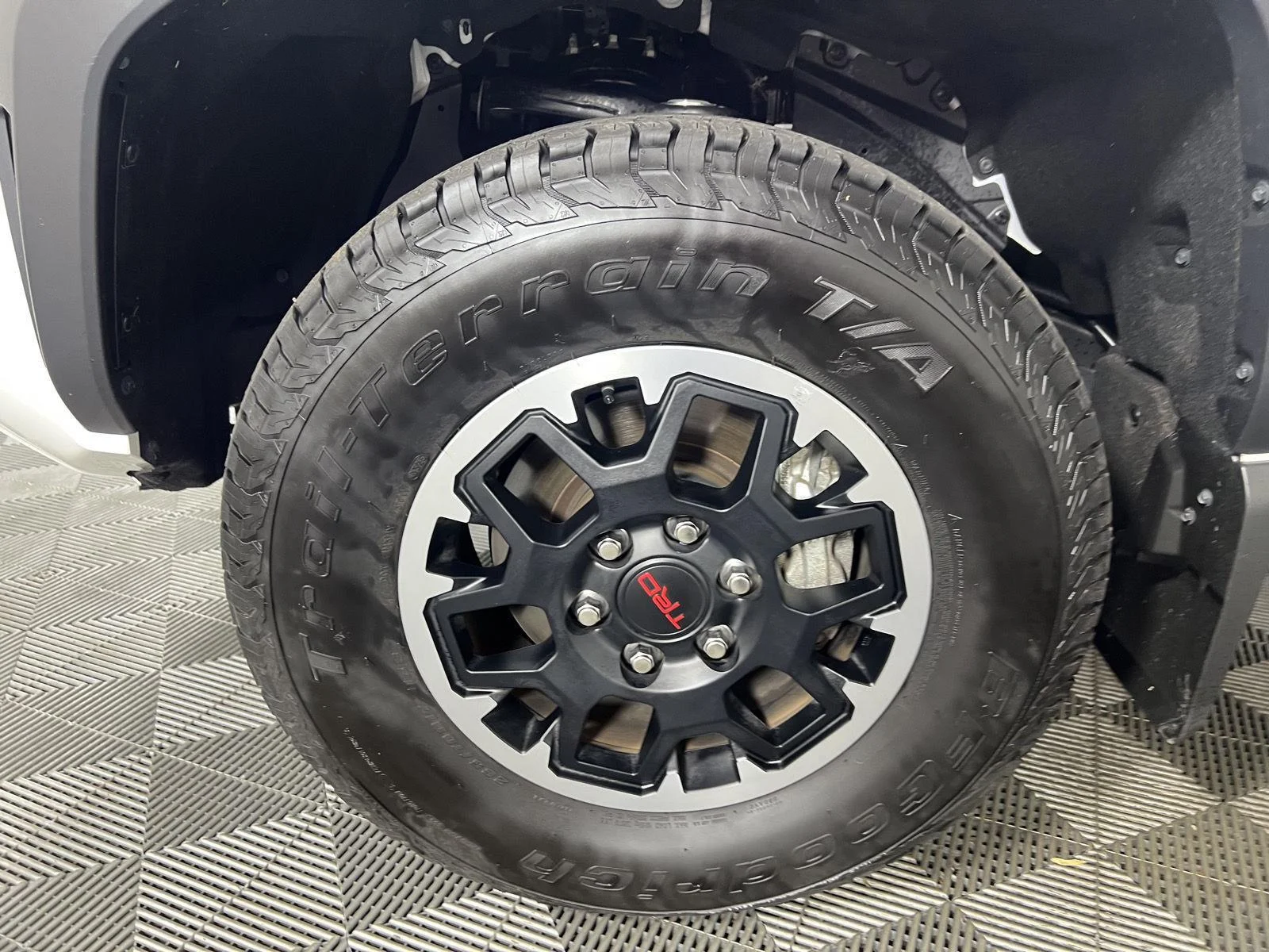Used 2025  Toyota SR image 17