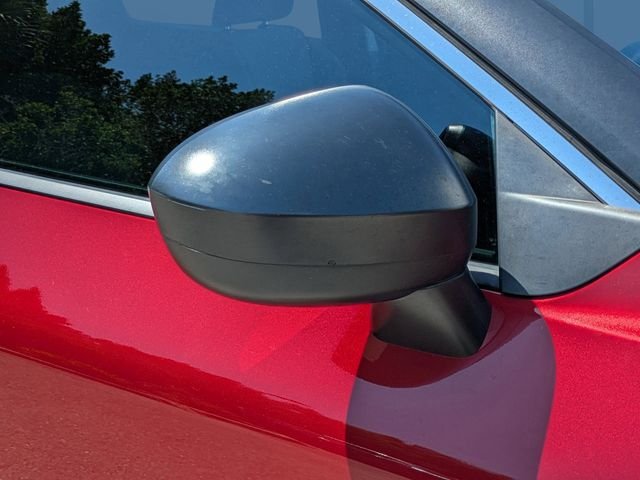 Used 2021 Red Nissan S image 10