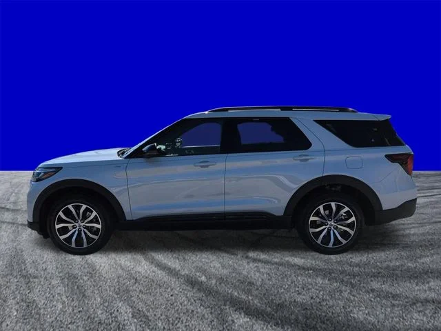New 2026 Space White Metallic Ford ST-Line image 7