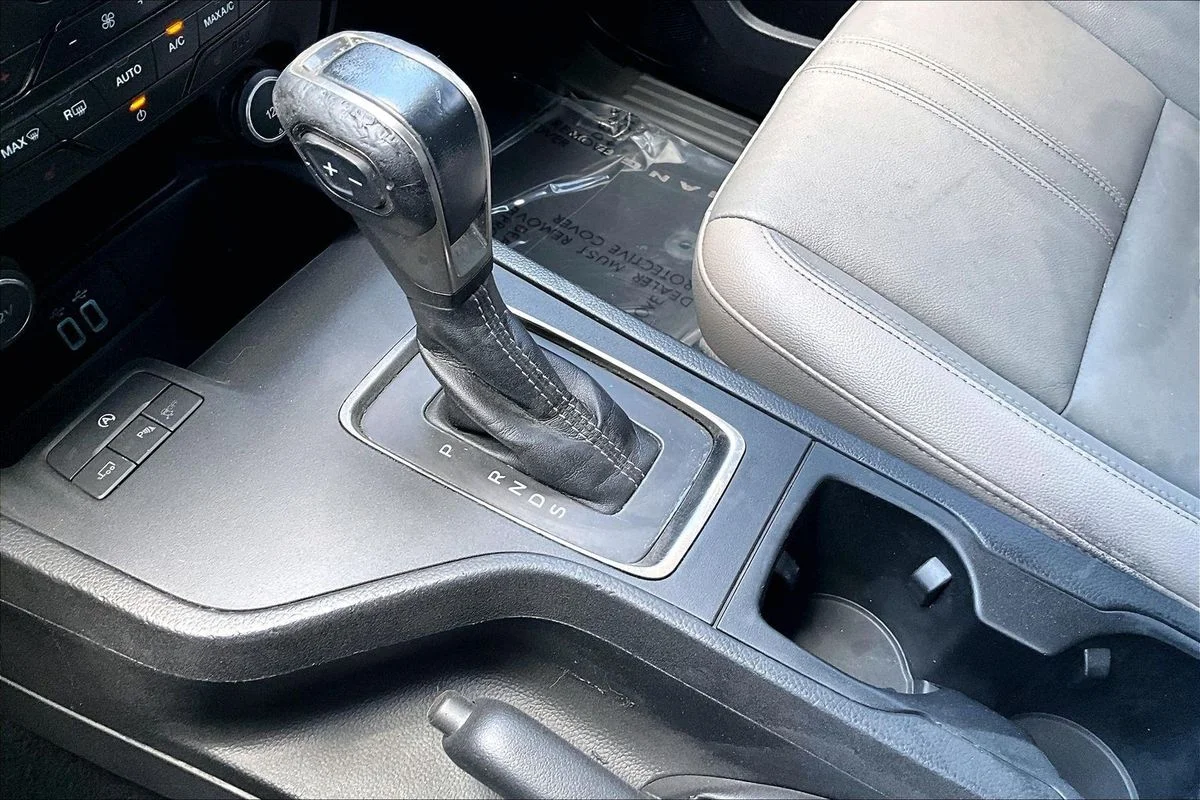 Used 2019  Ford LARIAT image 19