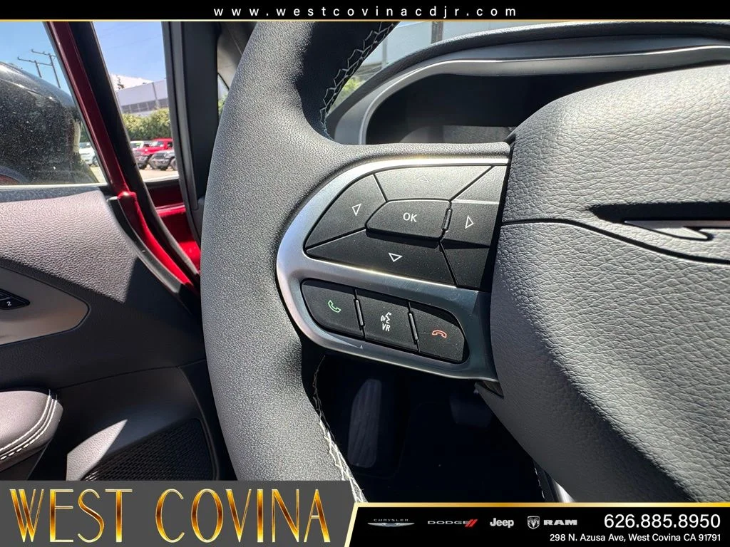 New 2027 Red Hot Pearl-Coat Exterior Paint Chrysler Select image 22