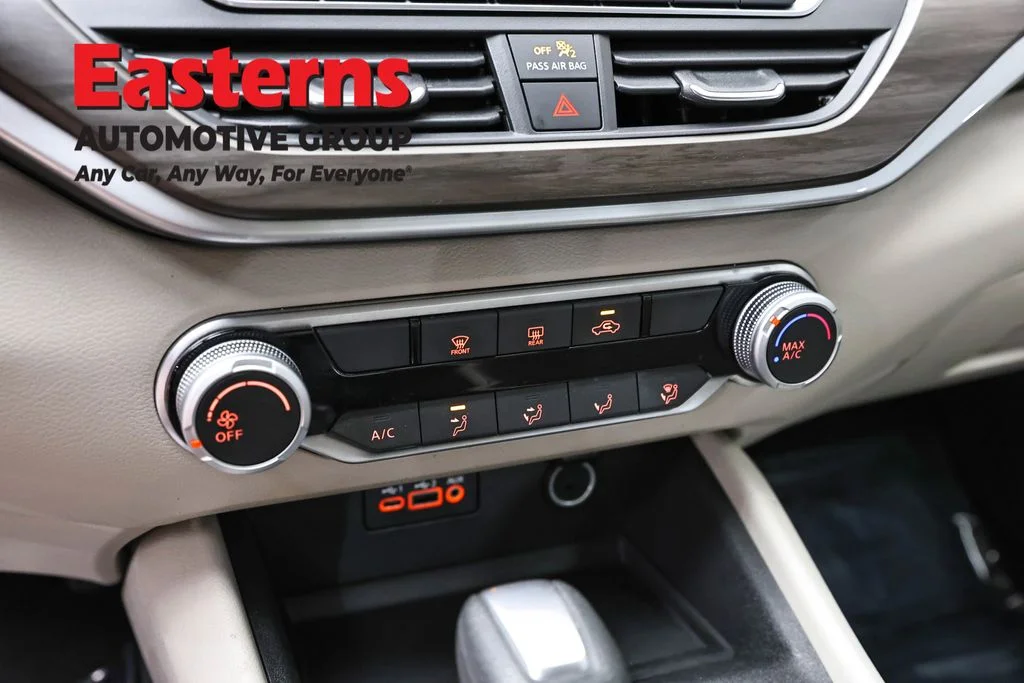 Used 2025 Blue Nissan 2.5 SV image 19