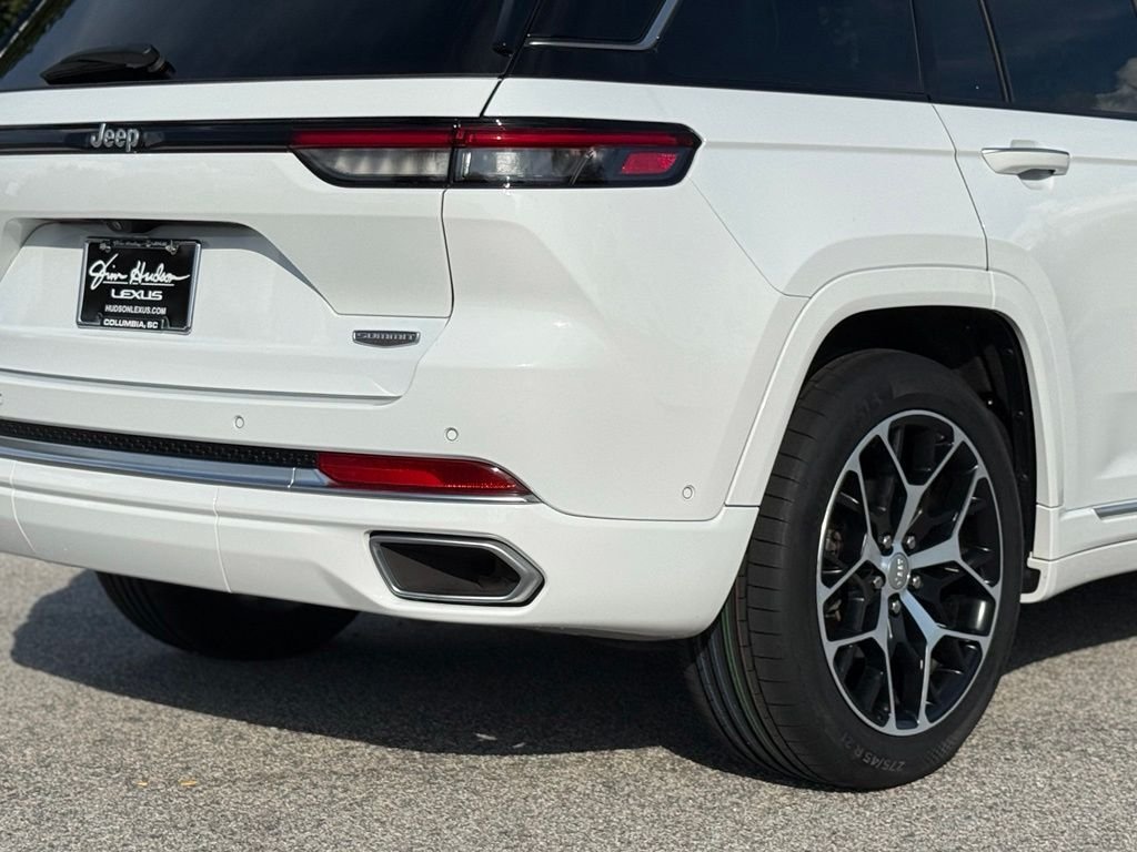 Used 2024 White Jeep Summit image 13