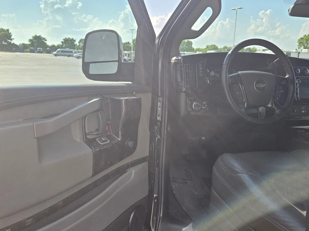 Used 2022 Black Chevrolet Explorer Limited SE image 13