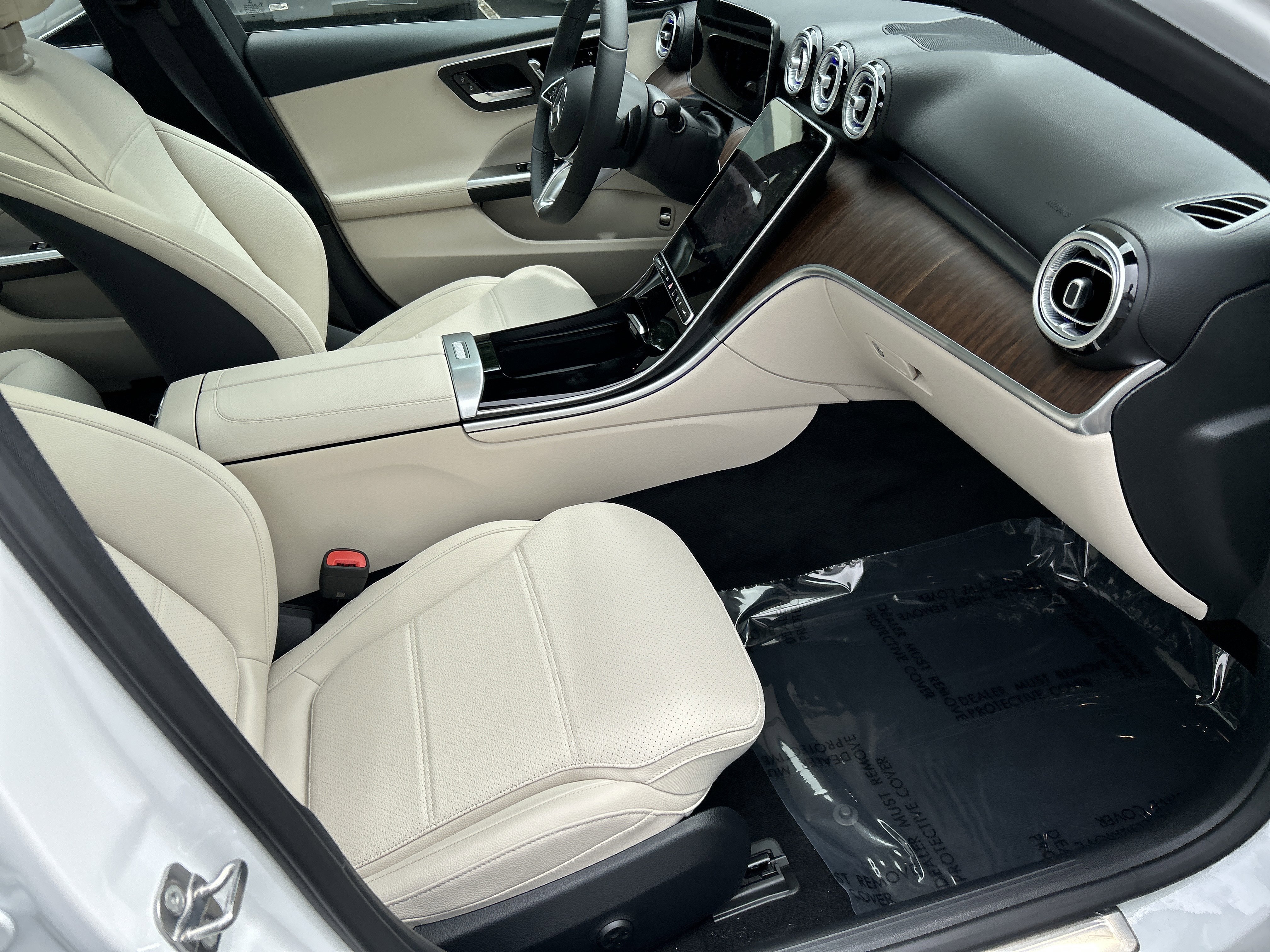 New 2026 MANUFAKTUR Moonlight White Metallic Mercedes-Benz C 300 Sedan image 43