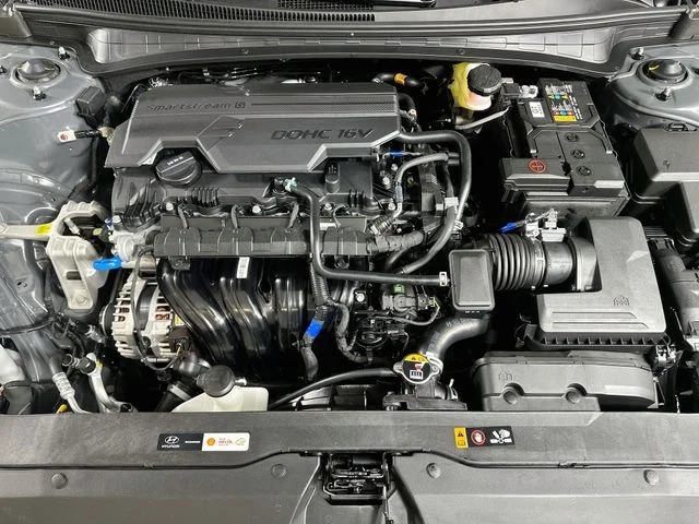 New 2026 Hyundai ELANTRA SE
