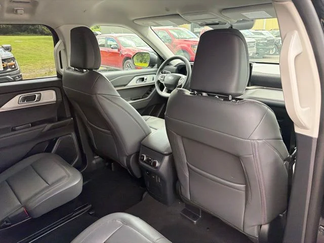 New 2026 Agate Black Metallic Ford Active image 41