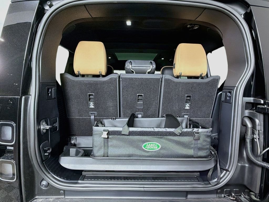 New 2026 Santorini Black Land Rover V8 image 28