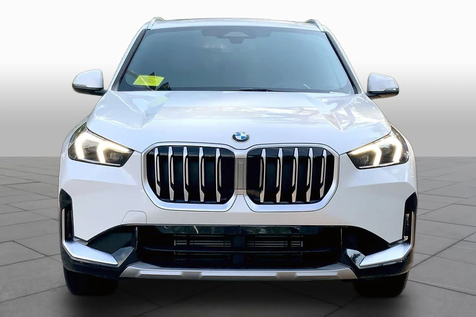 New 2027 Alpine White BMW xDrive28i image 3