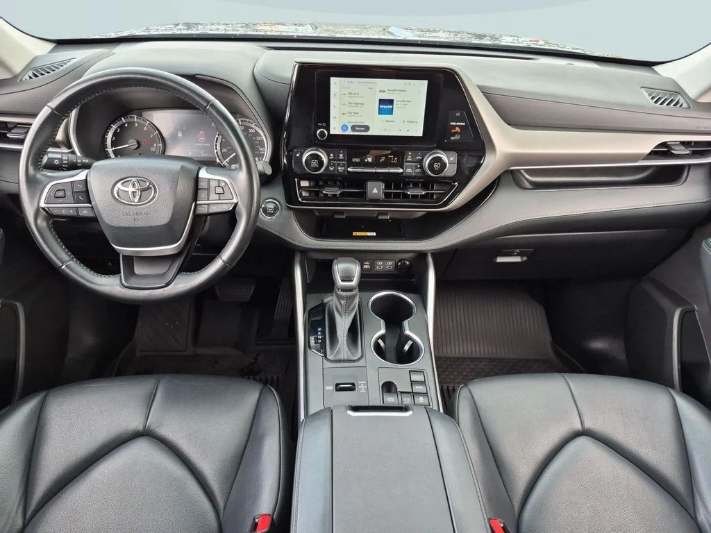 Used 2023 Magnetic Gray Metallic Toyota XLE image 21