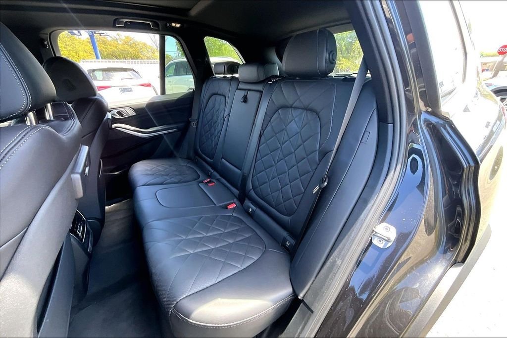 Used 2023 Gray BMW sDrive40i image 19