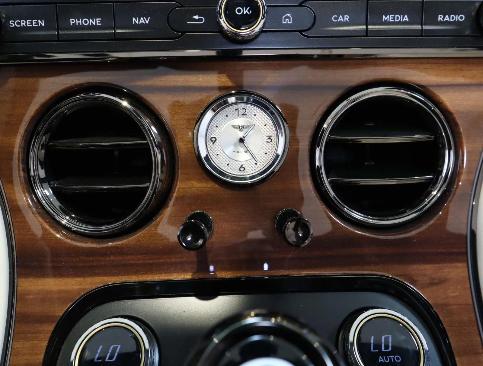 Used 2025 Glacier White Bentley GT Speed Convertible image 32