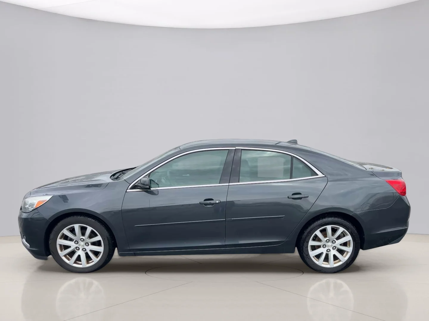 Used 2014 Gray Chevrolet 2LT image 8