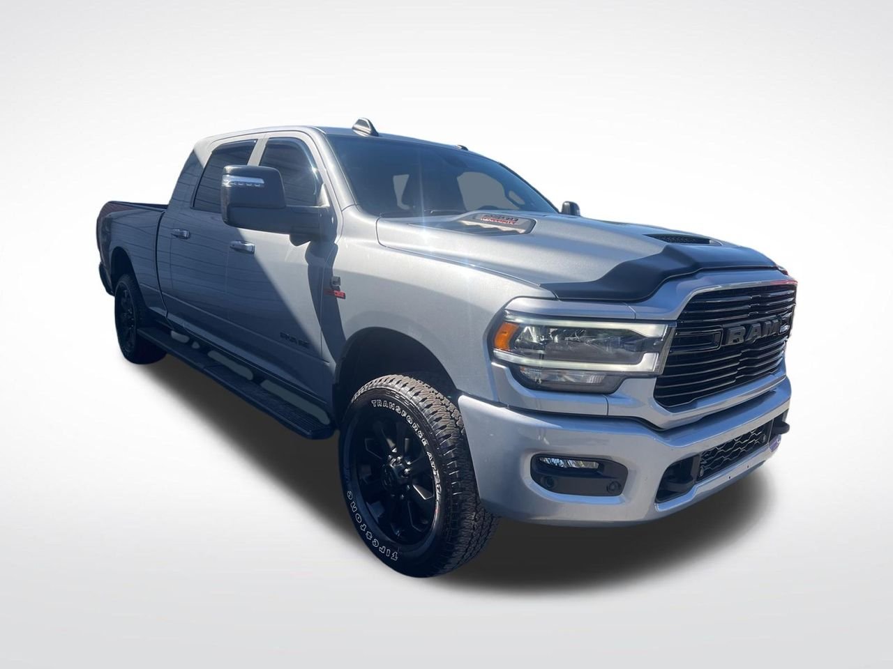 Used 2024 Silver Ram Laramie image 9