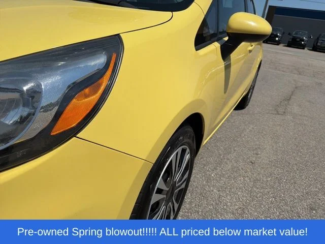 Used 2016 Yellow Kia LX image 4