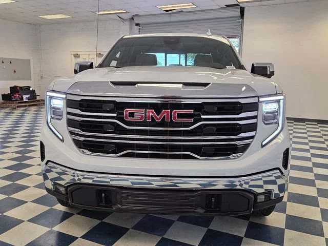 New 2026 Glacier White Tricoat GMC SLT image 2