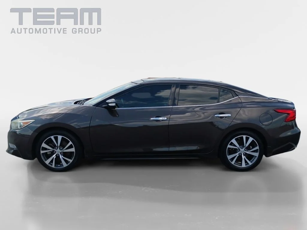 Used 2017 Brown Nissan Platinum image 4
