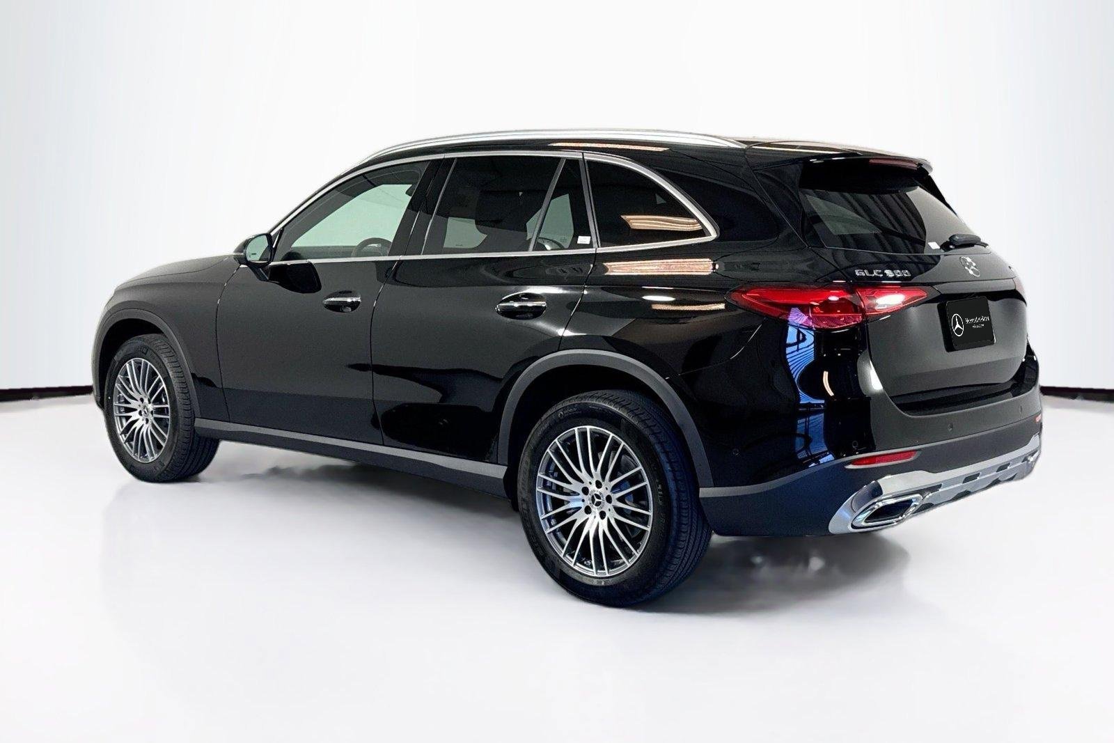 New 2026 Black Mercedes-Benz GLC 300 image 7
