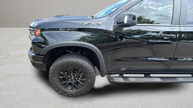 Used 2025 Black Chevrolet ZR2 image 33
