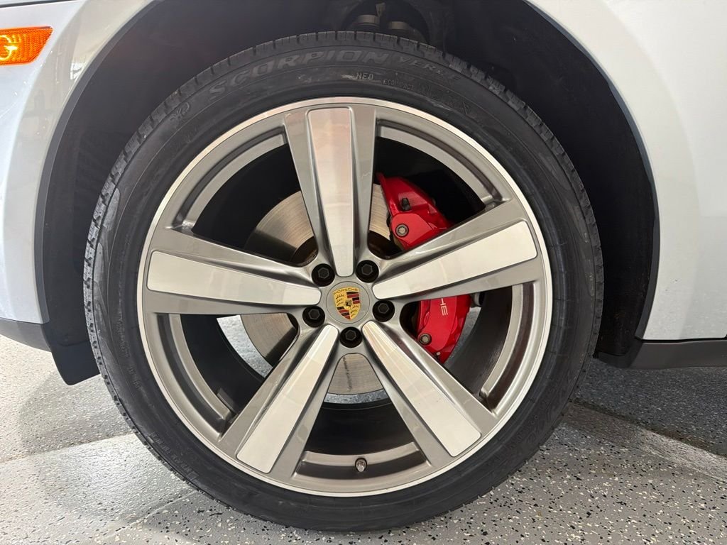 2024 Porsche Macan S - Photo 9