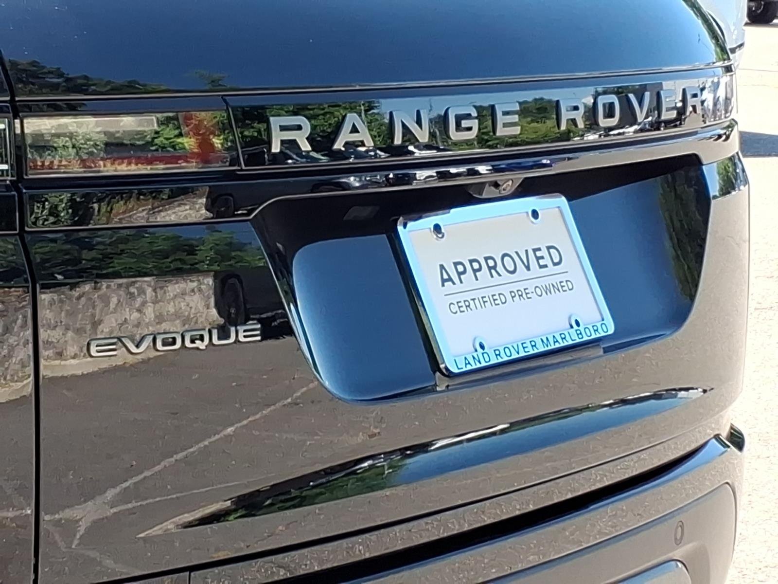 Certified Used 2026 Santorini Black Metallic 1ag Land Rover S image 19