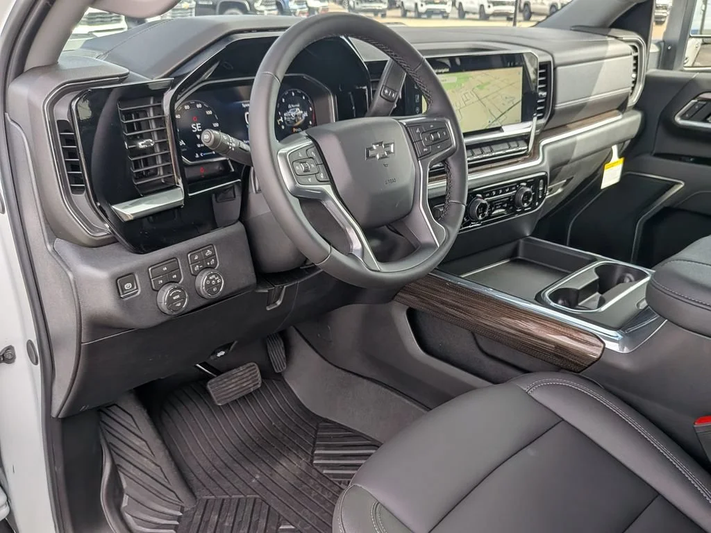 New 2026 Summit White Chevrolet LT image 31