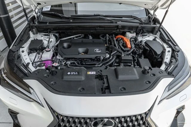 Used 2025 Eminent White Pearl Lexus 350h Luxury image 16