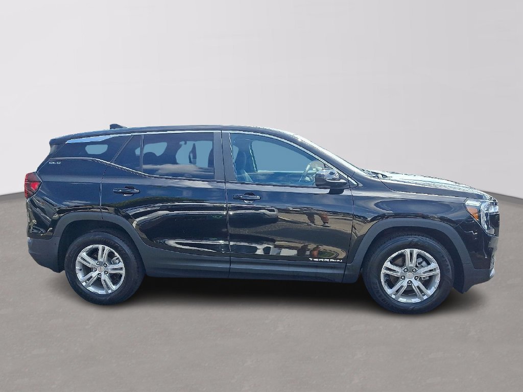 Used 2022 EBONY TWILIGHT METALLIC GMC SLE image 7