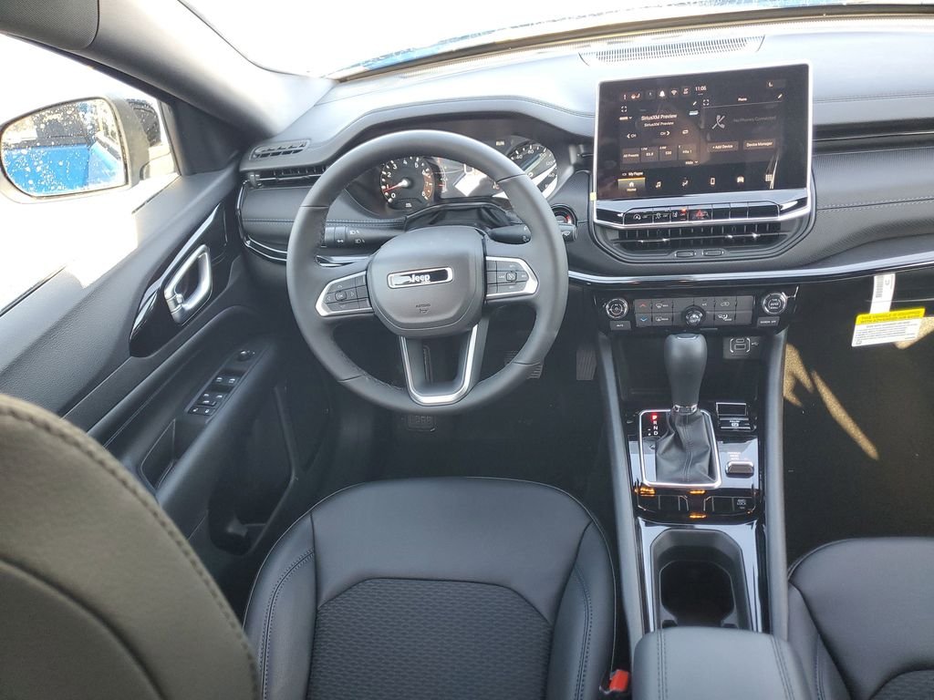 New 2026 Hydro Blue Pearlcoat Jeep Latitude image 12