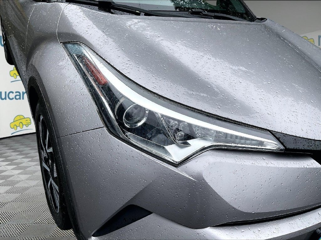 Used 2019 Silver Toyota XLE image 29