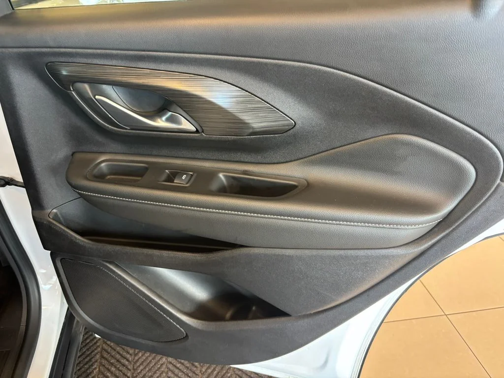 Used 2024 White GMC SLE image 30