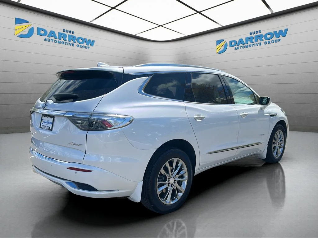 Used 2022 White Buick Avenir image 5